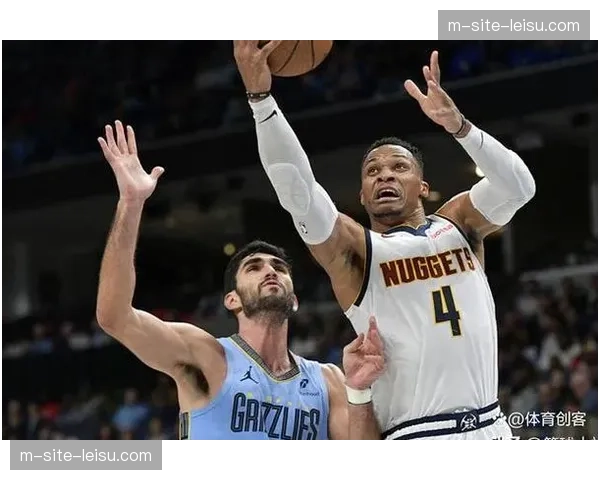 马刺攻防效率均位列联盟前四 团队篮球体系展现极致均衡性 马刺攻防效率均位列联盟前四 团队篮球体系展现极致均衡性